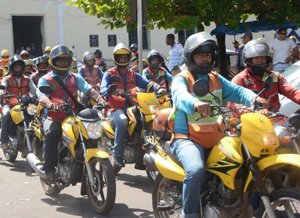 Deputado quer isentar mototaxista de imposto que moto não paga