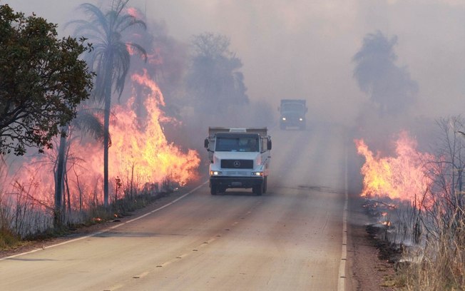 Seca e irresponsabilidade causam queimadas nas rodovias