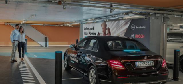 Mercedes-Benz testa estacionamento inteligente