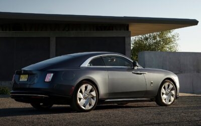 Novo Spectre, um Rolls-Royce em alta tensão