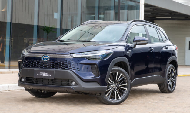 Corolla Cross traz novidades na linha 2025