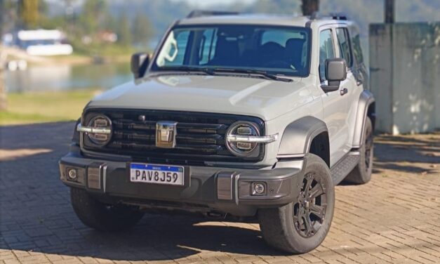 Sofisticação na cidade, valentia fora de estrada