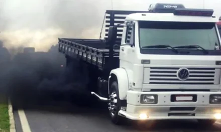 Cuidado com a fumaça preta dos escapamentos