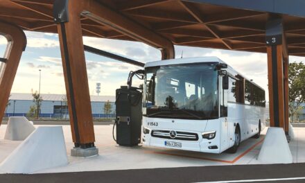 Daimler instala rede de recarga para ônibus elétricos