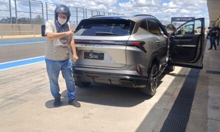 S06, o plug-in urbano com conceito off-road