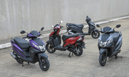 Honda Elite 125 ganha entrada USB-C na linha 2027