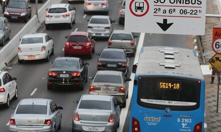 Cenas do cotidiano no trânsito