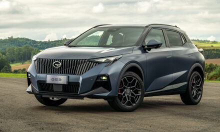 Chegou com elétrico, mas agora entra na combustão