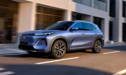 Geely EX5 EM-i chega com 1.300 km de autonomia