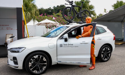 Volvo apresenta o boneco Dummy e reforça mensagem de segurança